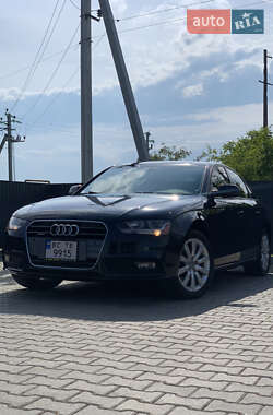 Седан Audi A4 2012 в 