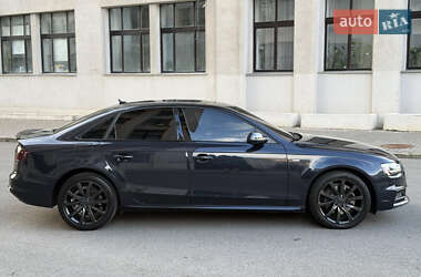 Седан Audi A4 2014 в 