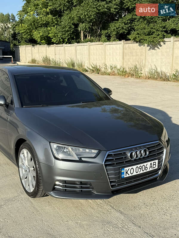 Седан Audi A4 2016 в Одесі