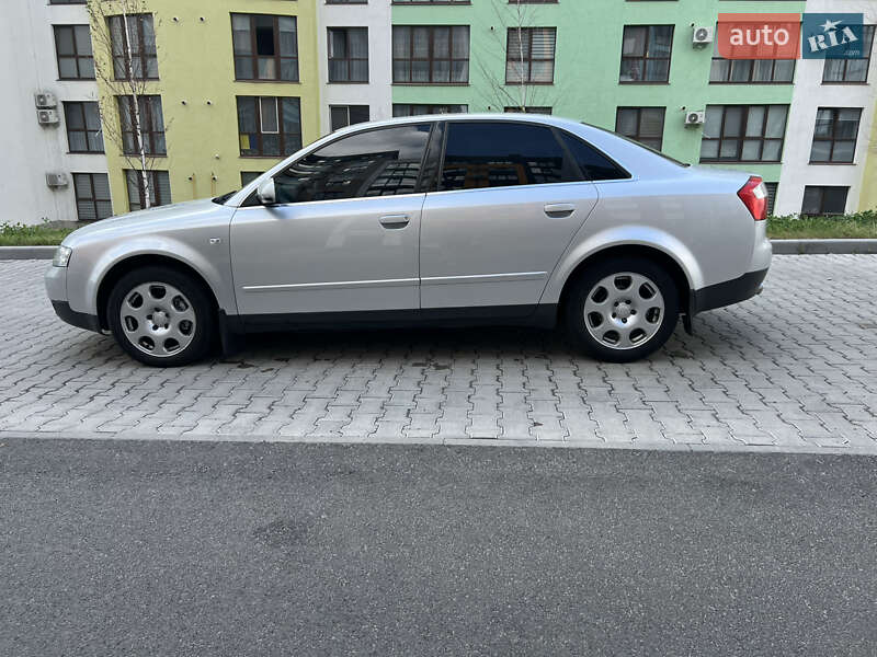 Седан Audi A4 2000 в Ровно