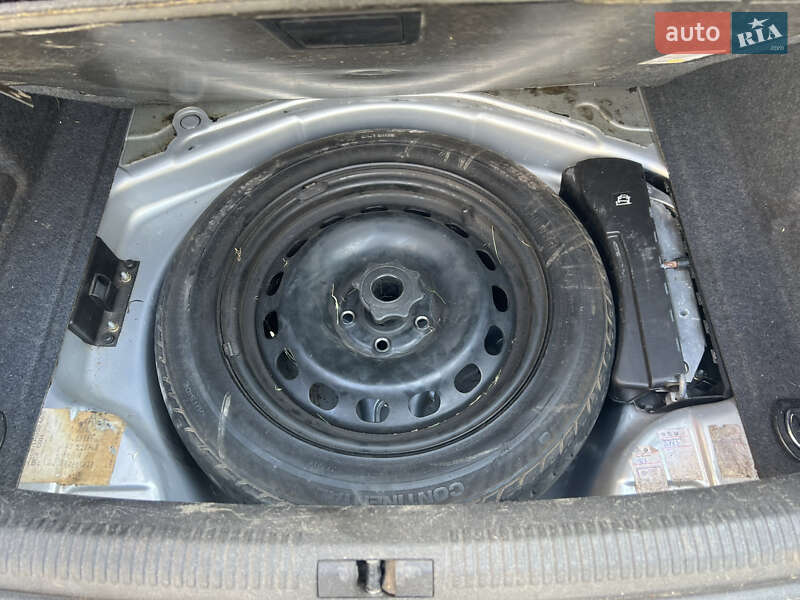 Седан Audi A4 2000 в Ровно