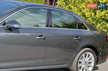 Седан Audi A4 2019 в 