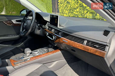 Седан Audi A4 2019 в 