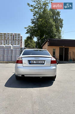 Седан Audi A4 2004 в 