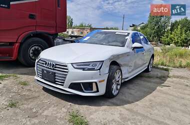 Седан Audi A4 2019 в 