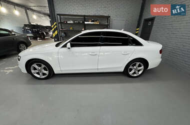 Седан Audi A4 2014 в 