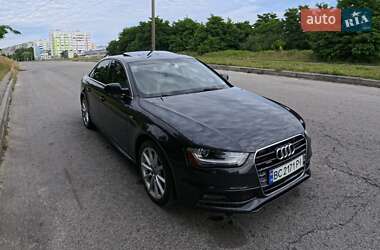 Седан Audi A4 2013 в Львові