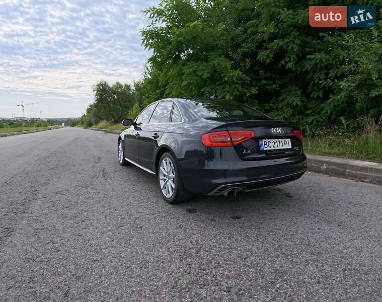 Седан Audi A4 2013 в Львові