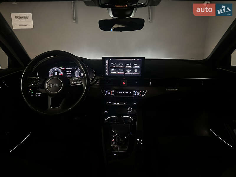 Седан Audi A4 2020 в Львові