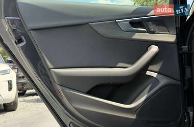 Седан Audi A4 2017 в 