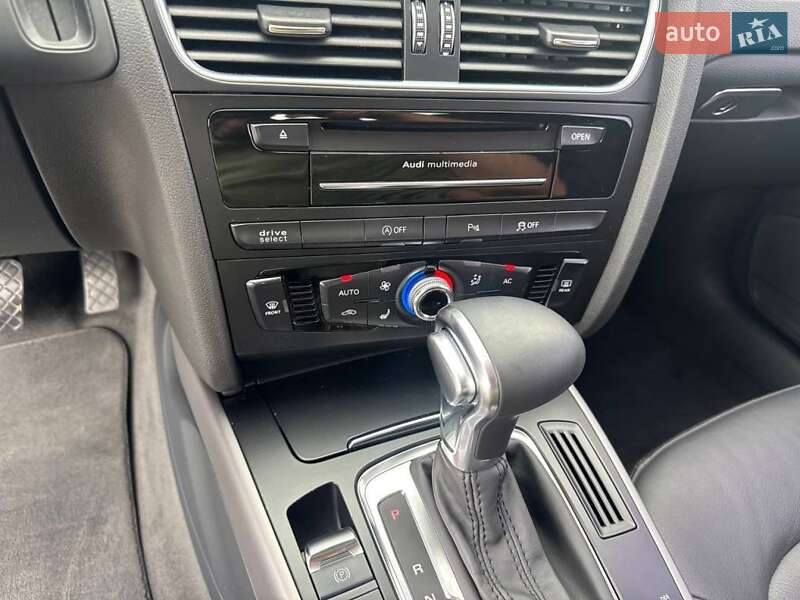 Седан Audi A4 2014 в Киеве