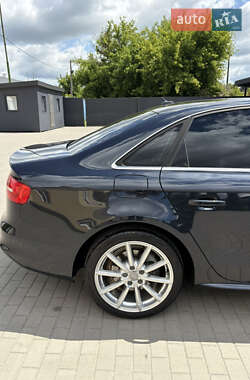 Седан Audi A4 2013 в 