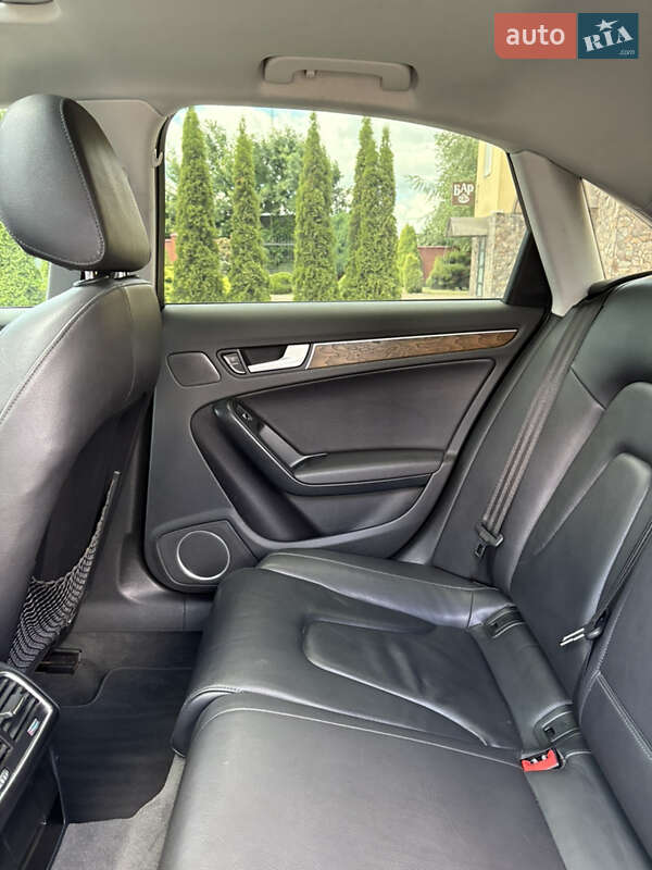 Седан Audi A4 2013 в Луцьку
