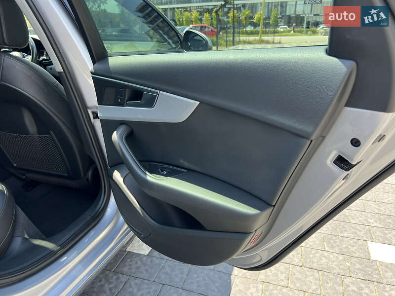 Седан Audi A4 2017 в Ужгороді