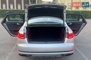Седан Audi A4 2019 в 