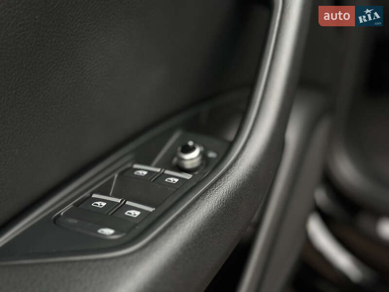 Седан Audi A4 2016 в Львове