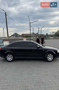 Седан Audi A4 2001 в 