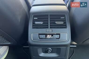 Седан Audi A4 2023 в 