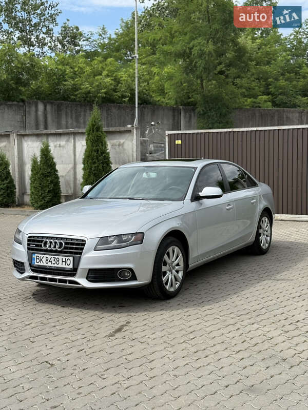 Седан Audi A4 2010 в Рівному