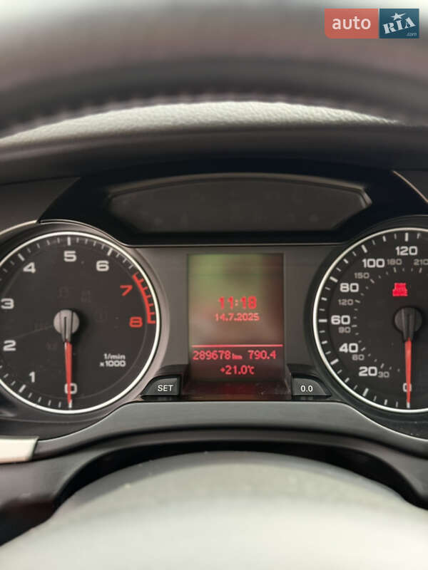 Седан Audi A4 2010 в Рівному