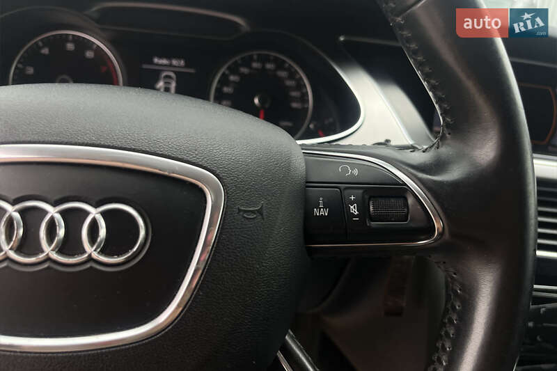 Седан Audi A4 2013 в Мукачевому