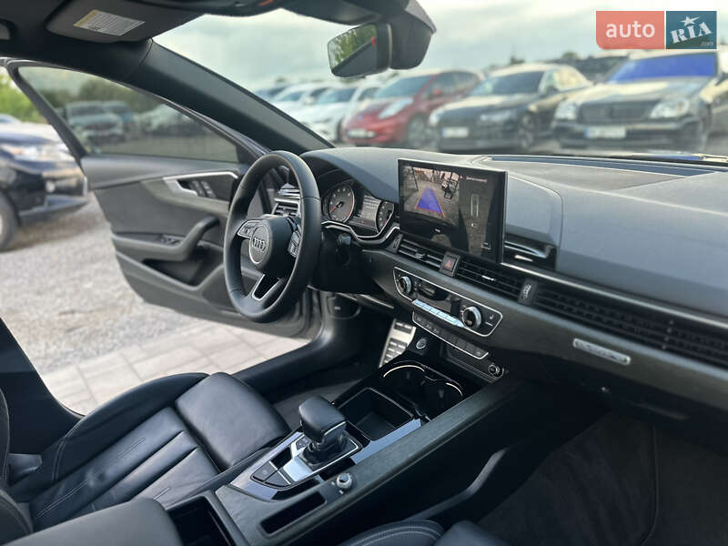 Седан Audi A4 2020 в Ровно