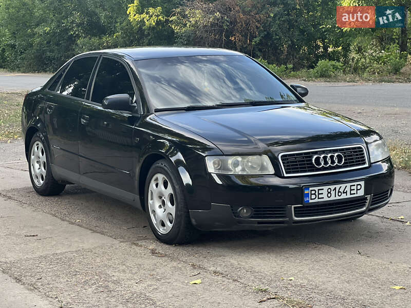 Седан Audi A4 2003 в Новом Буге