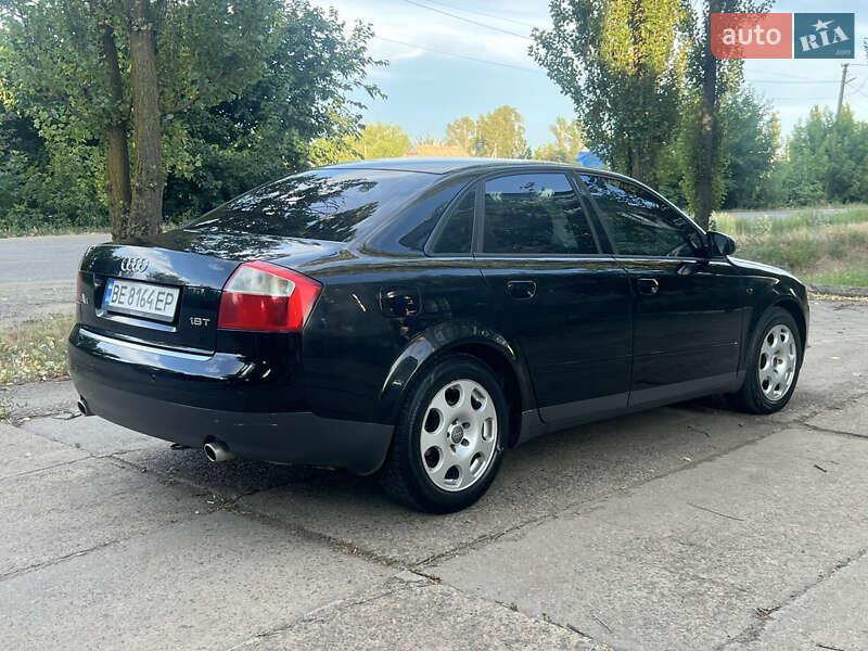 Седан Audi A4 2003 в Новом Буге
