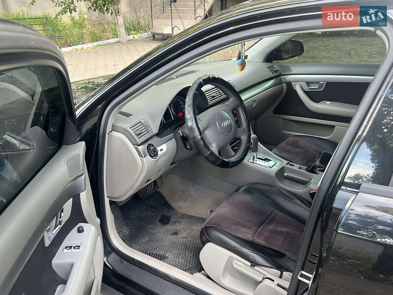 Седан Audi A4 2003 в Новом Буге