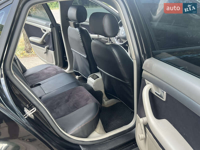Седан Audi A4 2003 в Новом Буге