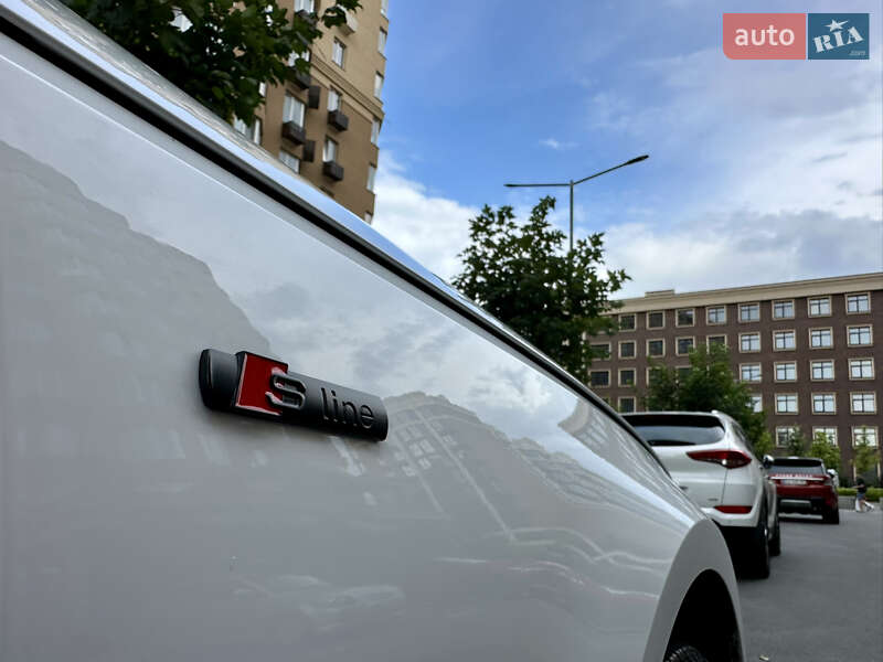 Седан Audi A4 2017 в Киеве