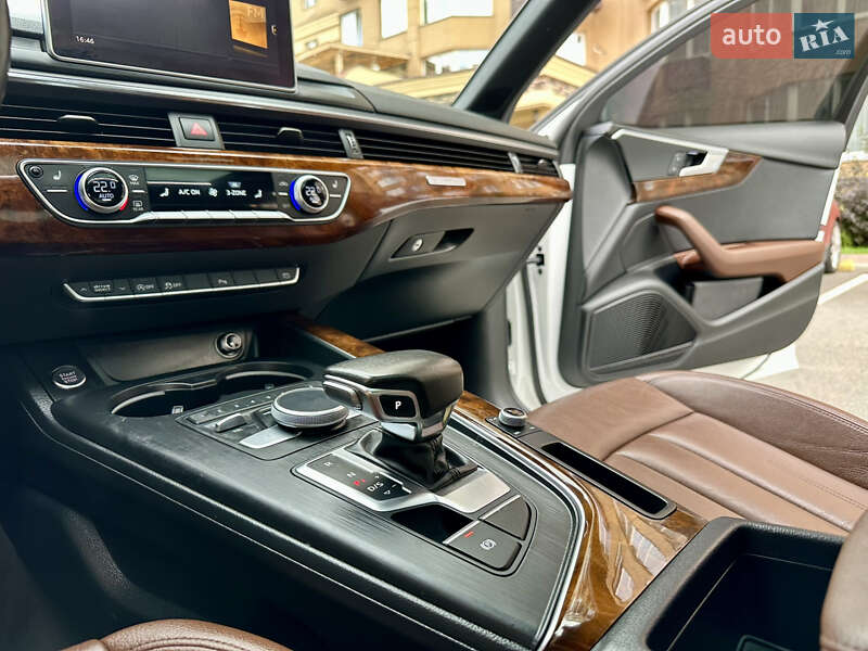Седан Audi A4 2017 в Киеве
