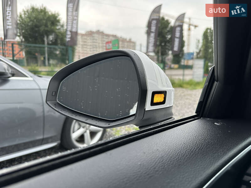 Седан Audi A4 2017 в Киеве