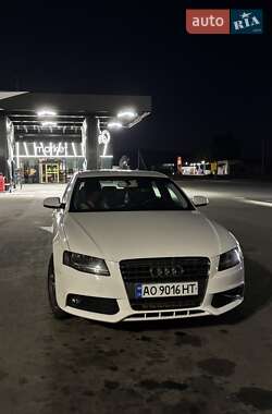Седан Audi A4 2010 в Мукачево