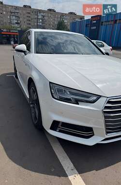 Седан Audi A4 2017 в 