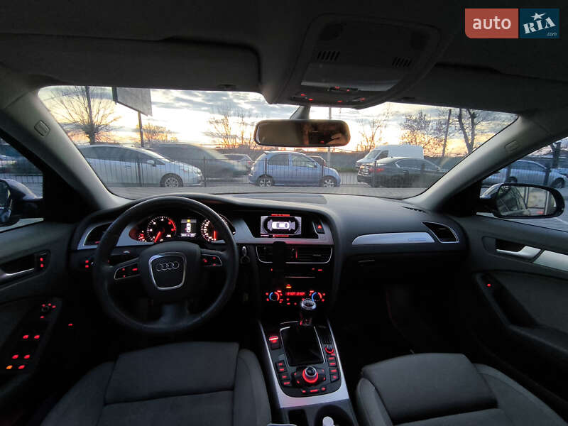 Седан Audi A4 2011 в Одесі