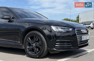 Седан Audi A4 2018 в 