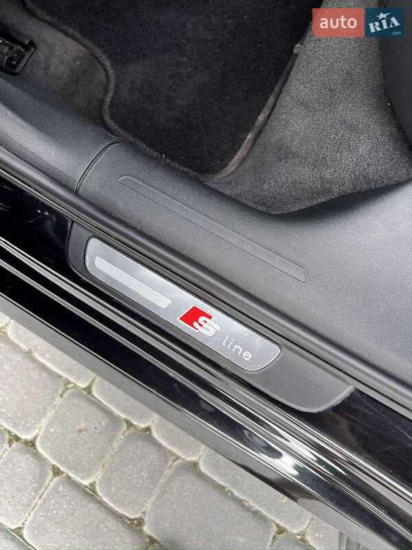 Седан Audi A4 2013 в Мукачево