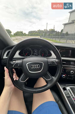 Седан Audi A4 2012 в 