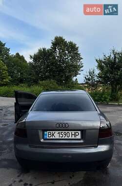 Седан Audi A4 2001 в 
