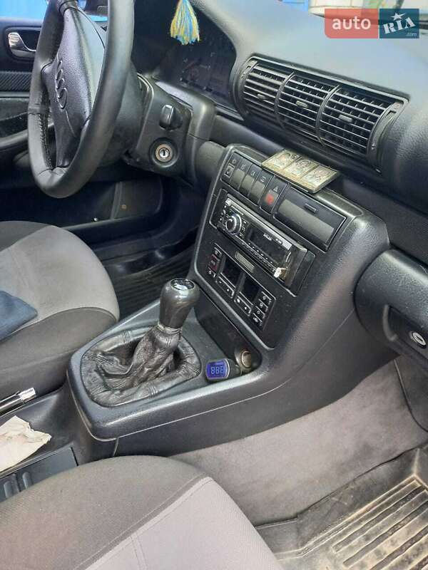 Універсал Audi A4 1997 в Умані