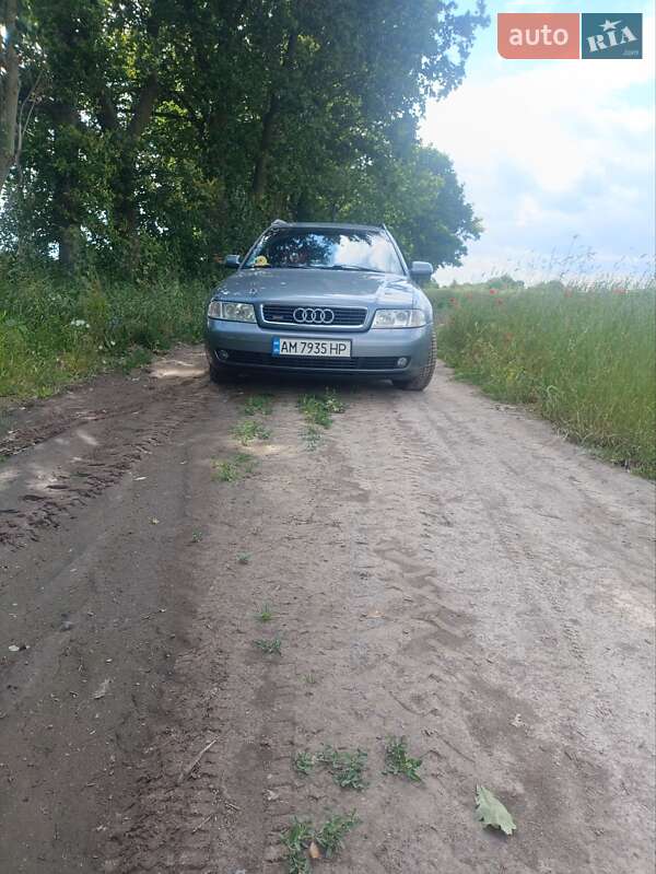 Универсал Audi A4 2000 в Барановке