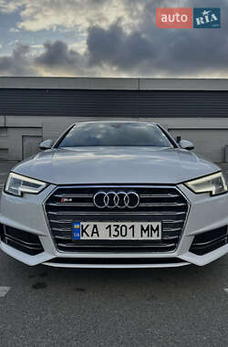 Седан Audi A4 2016 в 