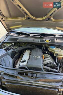 Седан Audi A4 2002 в 