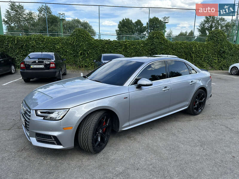 Седан Audi A4 2017 в Дніпрі