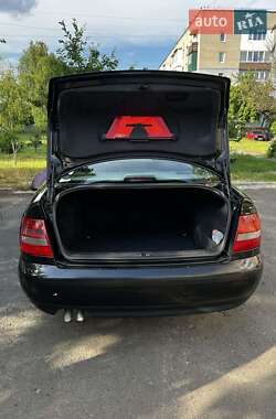 Седан Audi A4 2001 в 