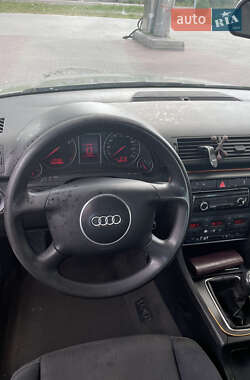 Седан Audi A4 2002 в 