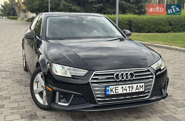 Седан Audi A4 2019 в 