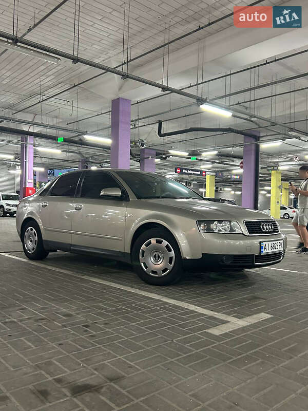 Седан Audi A4 2002 в 