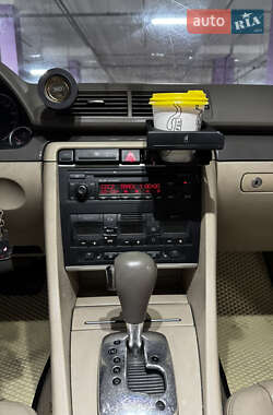Седан Audi A4 2002 в 